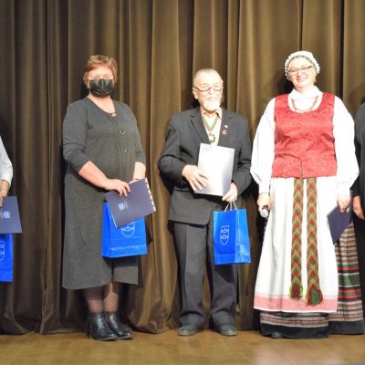 Apdovanoti Vilniaus regiono konkursinės meno parodos „Aukso vainikas 2021“ tautodailininkai