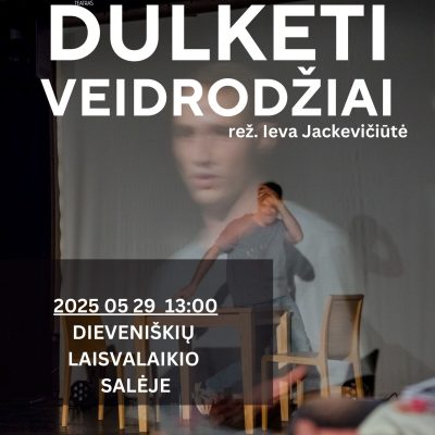 Monospektaklis DULKĖTI VEIDRODŽIAI