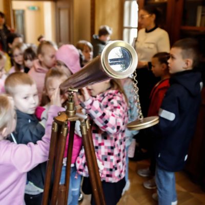 „Sveikas, muzikos pasauli!“ – Jašiūnų dvaro edukacijos jaunojo klausytojo smalsumui ugdyti